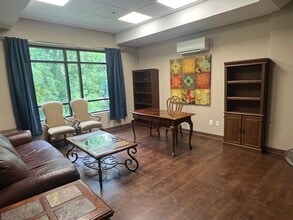 242 Indian Lake Blvd, Hendersonville, TN for lease Interior Photo- Image 1 of 12
