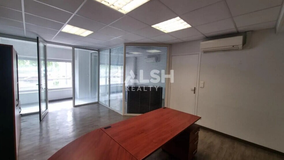 Retail in Lyon for lease - Interior Photo - Image 3 of 24