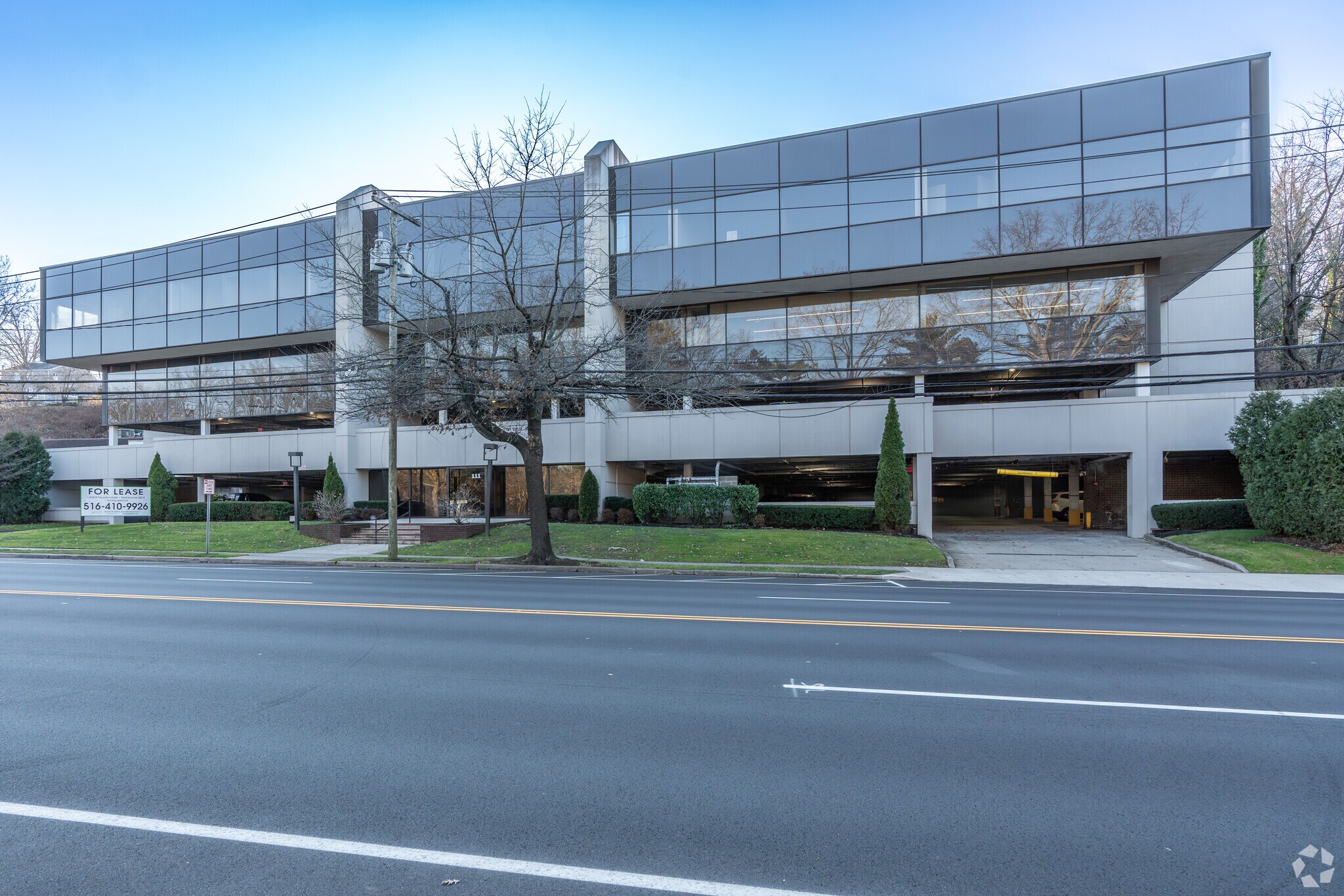 111 E Shore Rd, Manhasset, NY for lease Building Photo- Image 1 of 7