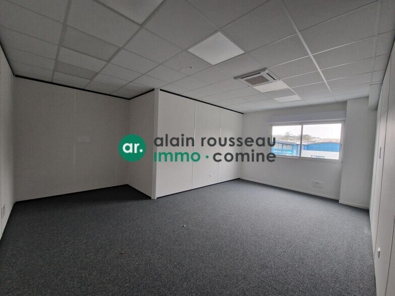 Office in Beaucouzé for sale - Interior Photo - Image 3 of 4