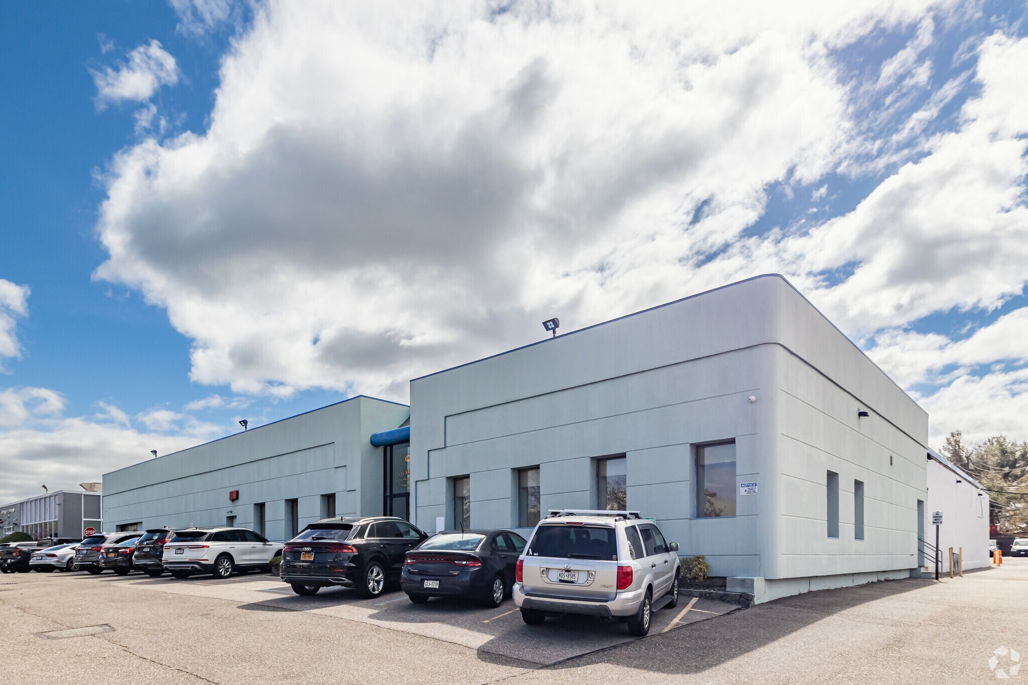 159 Express St, Plainview, NY for sale Primary Photo- Image 1 of 1