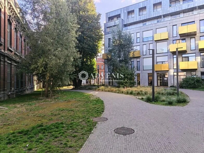 Office in Lille for sale - Building Photo - Image 2 of 7