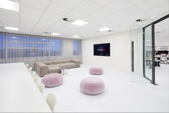 Malaga Ave, Manchester for sale Interior Photo- Image 1 of 6