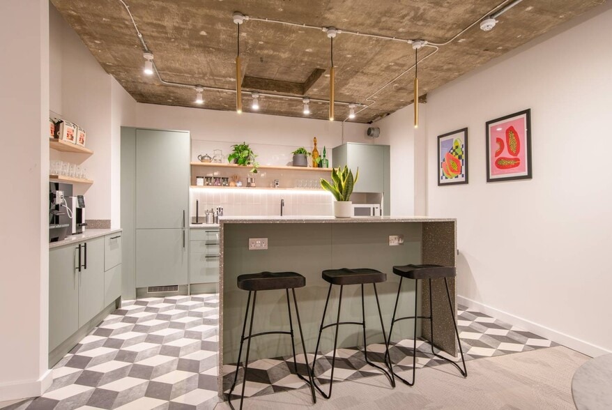 6-7 St Johns Ln, London for lease - Building Photo - Image 2 of 18