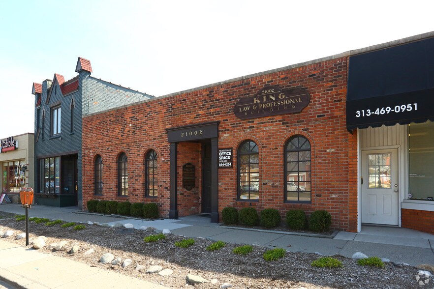 21002 Mack Ave, Grosse Pointe, MI for sale - Primary Photo - Image 1 of 1