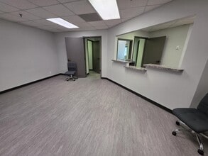 4102 Woodlawn Ave, Pasadena, TX for lease Interior Photo- Image 2 of 11