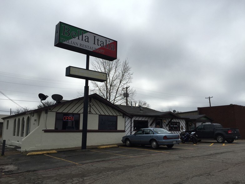 105 S Kaufman St, Ennis, TX for sale - Building Photo - Image 1 of 1