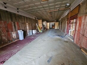 17624 IN-37 Hwy, Harlan, IN for sale Interior Photo- Image 1 of 4