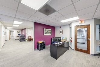 2910 Westown Pky, West Des Moines, IA for lease Interior Photo- Image 1 of 4