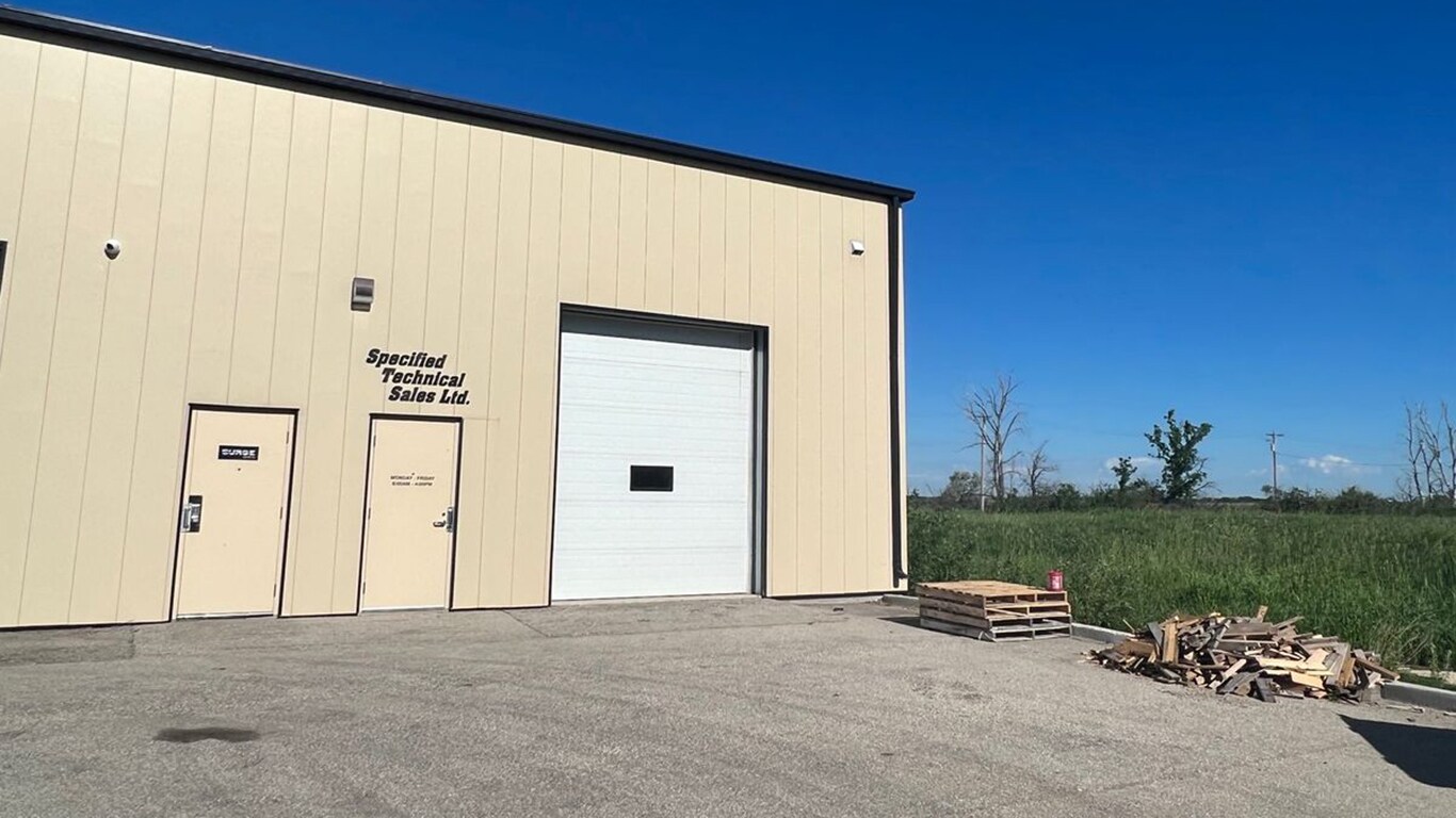 105 Fort Whyte Way, Oak Bluff, MB R4G 0B1 110105 Fort Whyte Way