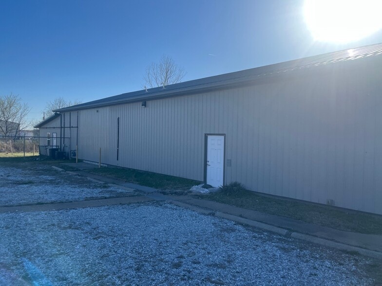 3820 E 20th St, Joplin, MO for sale - Building Photo - Image 2 of 3