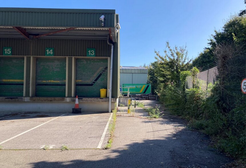 Abbots Close, Ivybridge for lease - Building Photo - Image 2 of 3