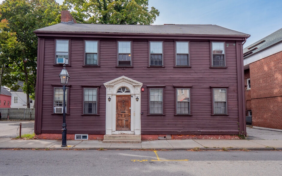 69 & 87 Spring St, Newport, RI portfolio of 2 properties for sale on LoopNet.com - Building Photo - Image 2 of 58