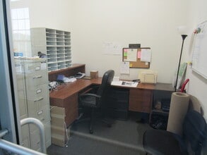 100 Lakeview Ave, Jamesburg, NJ for lease Building Photo- Image 2 of 2