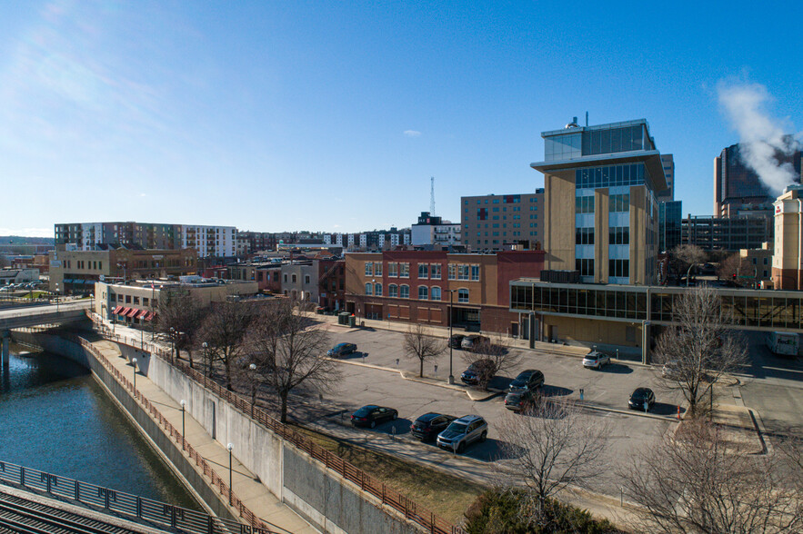 310 Broadway Ave S, Rochester, MN for lease - Building Photo - Image 2 of 10