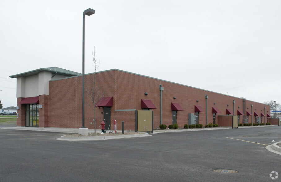 880-916 Belvidere Rd, Belvidere, IL for lease - Building Photo - Image 2 of 4