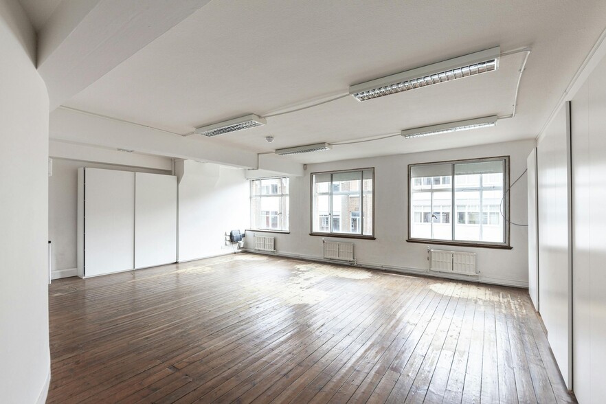 20 Margaret St, London for lease - Building Photo - Image 3 of 6