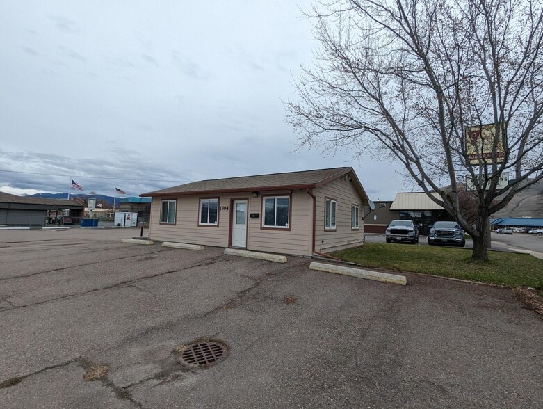 1704 S Russell St, Missoula, MT for lease - Building Photo - Image 1 of 12