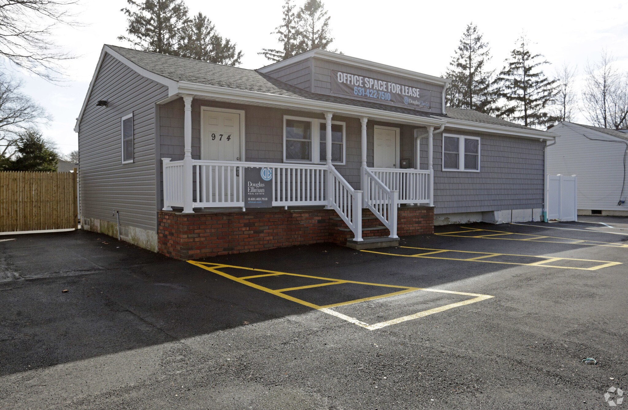 974 Sunrise Hwy, West Babylon, NY for sale Primary Photo- Image 1 of 1