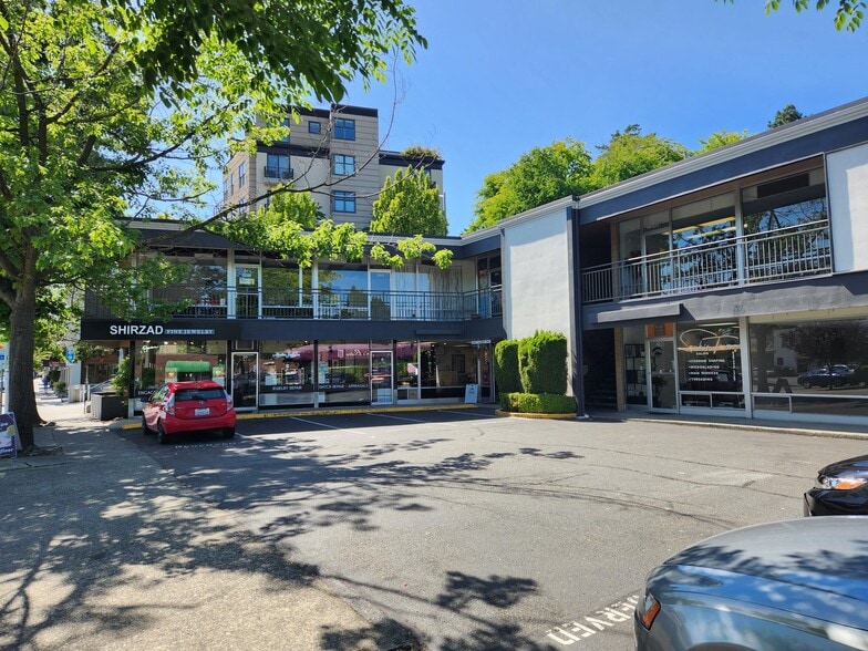 200-206 Central Way, Kirkland, WA for lease - Building Photo - Image 1 of 4