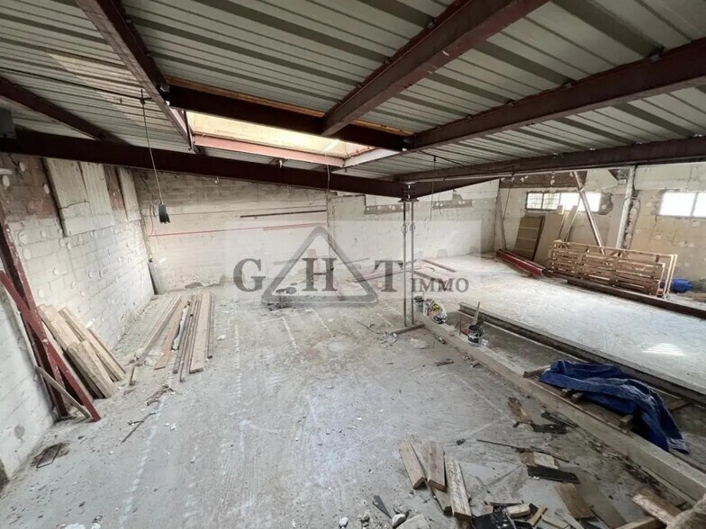 Industrial in Saint-Maur-des-Fossés for sale - Construction Photo - Image 1 of 13