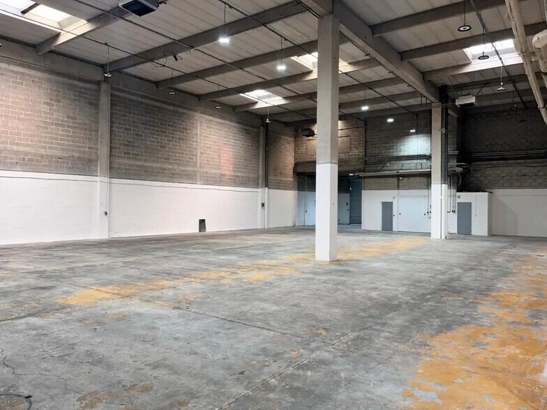 Office in Sarcelles for lease - Building Photo - Image 3 of 7