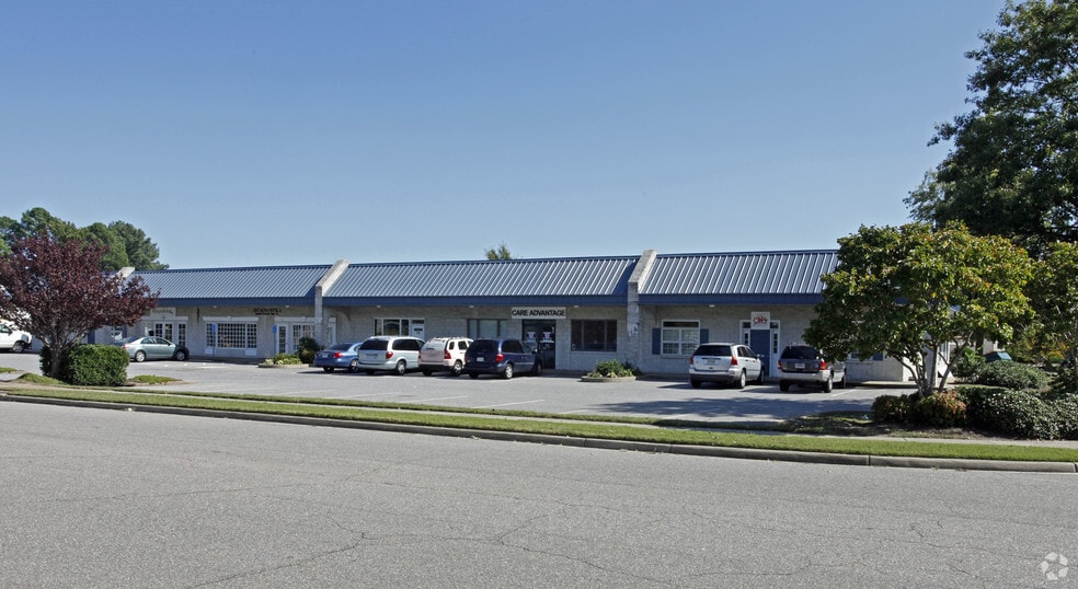109-119 Byron St, Chesapeake, VA for lease - Primary Photo - Image 1 of 4