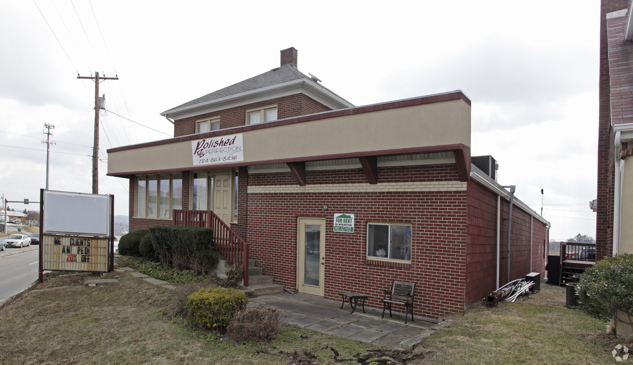 21 Robbins Station Rd, Irwin, PA for lease Building Photo- Image 1 of 4