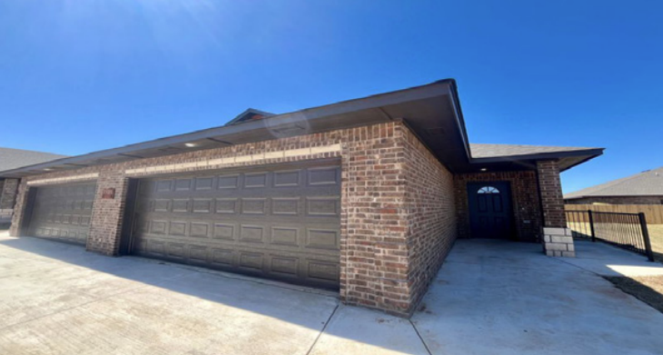 7529 Wild Flower Way, Oklahoma City, OK for sale - Building Photo - Image 2 of 2