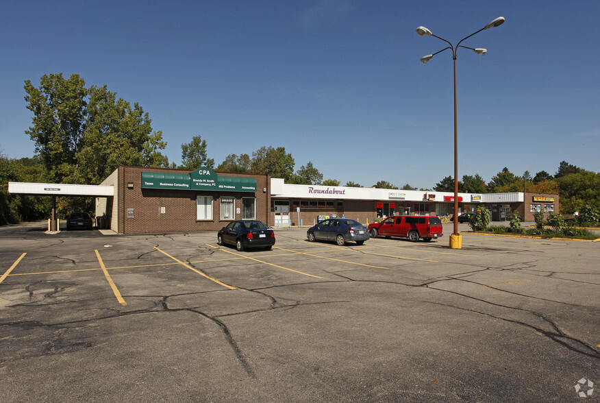 56270-56330 Grand River Ave, New Hudson, MI for lease - Building Photo - Image 1 of 6