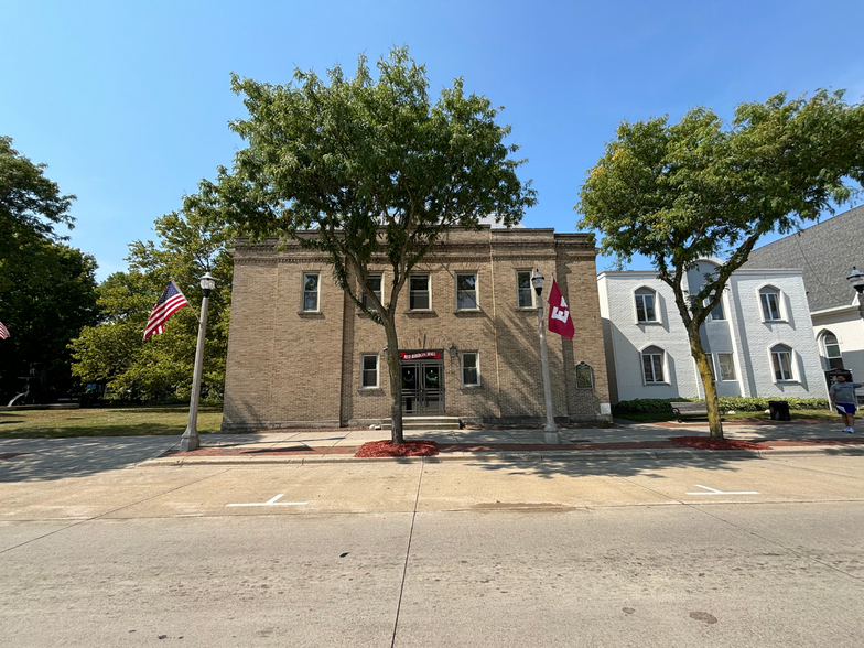 314 S Main St, Eaton Rapids, MI for sale - Building Photo - Image 1 of 12