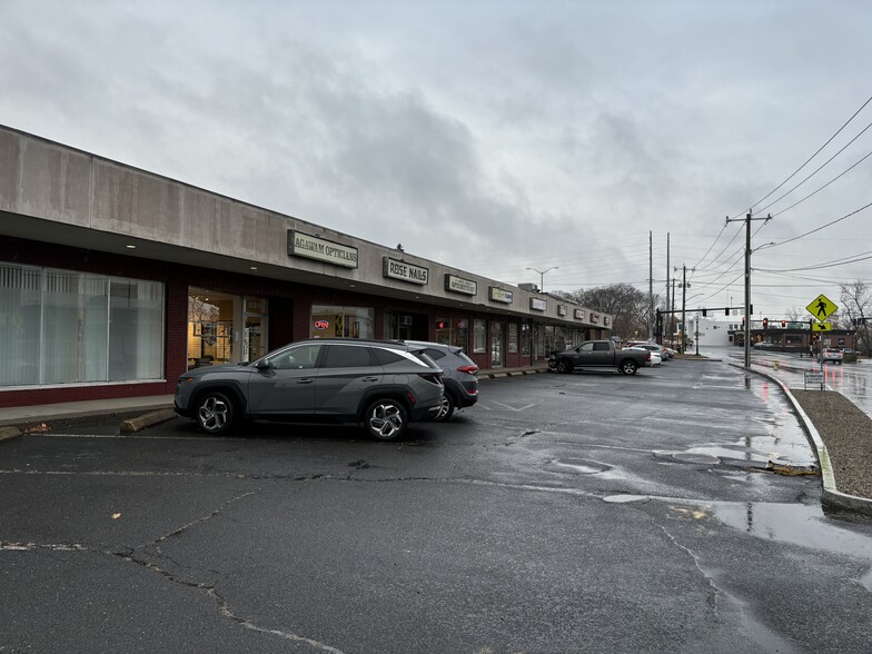 322-340 Walnut Street Ext, Agawam, MA for lease - Building Photo - Image 3 of 10