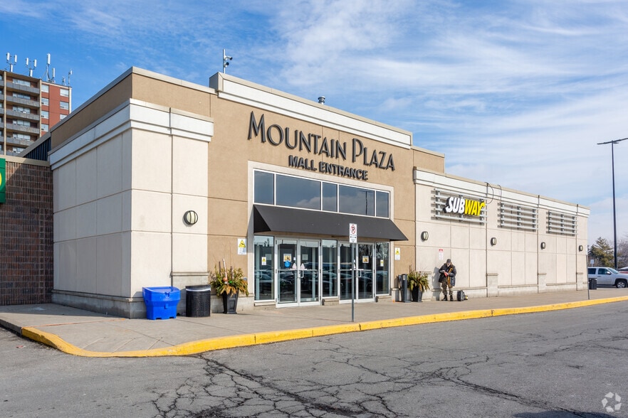 661-679 Upper James St, Hamilton, ON for lease - Building Photo - Image 1 of 4