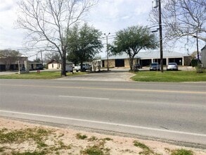 1930 S Austin Ave, Georgetown, TX for lease Building Photo- Image 2 of 3