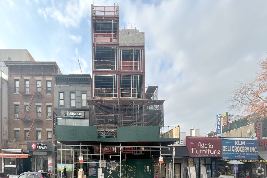 3224 Steinway St, Astoria, NY for lease - Building Photo - Image 2 of 3