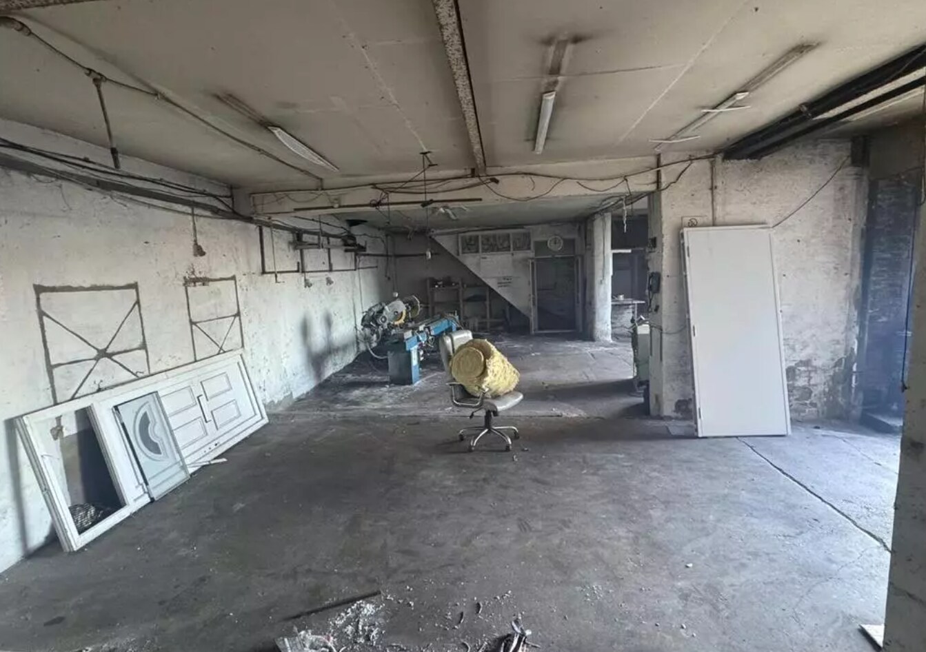 Farnham Rd, Bradford for lease Interior Photo- Image 1 of 7