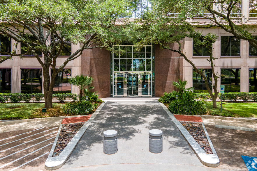 10101 Reunion Pl, San Antonio, TX for lease - Building Photo - Image 3 of 29