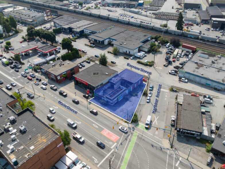 1419 Main St, North Vancouver, BC for sale - Building Photo - Image 2 of 8