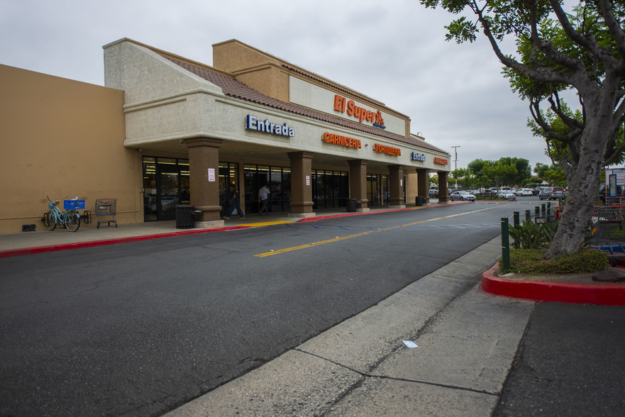 12761-12913 Harbor Blvd, Garden Grove, CA for lease - Building Photo - Image 1 of 7