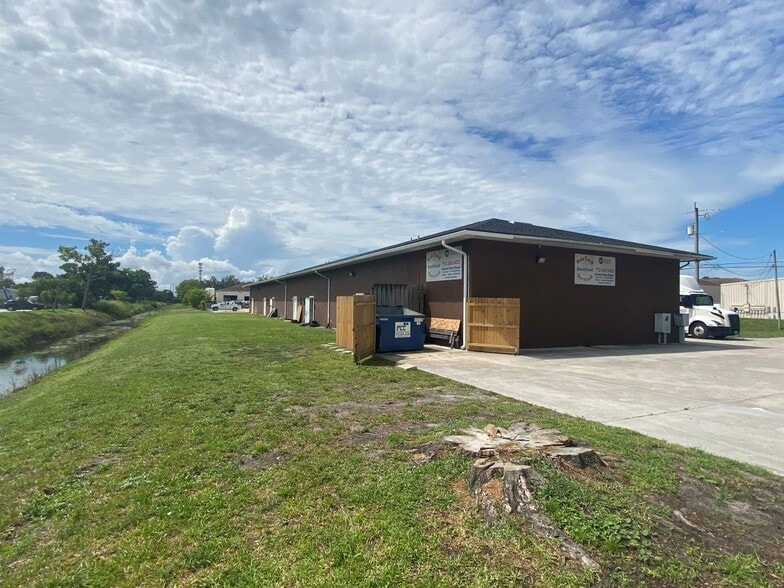 1901-1913 SW Biltmore St, Port Saint Lucie, FL for sale - Building Photo - Image 2 of 8
