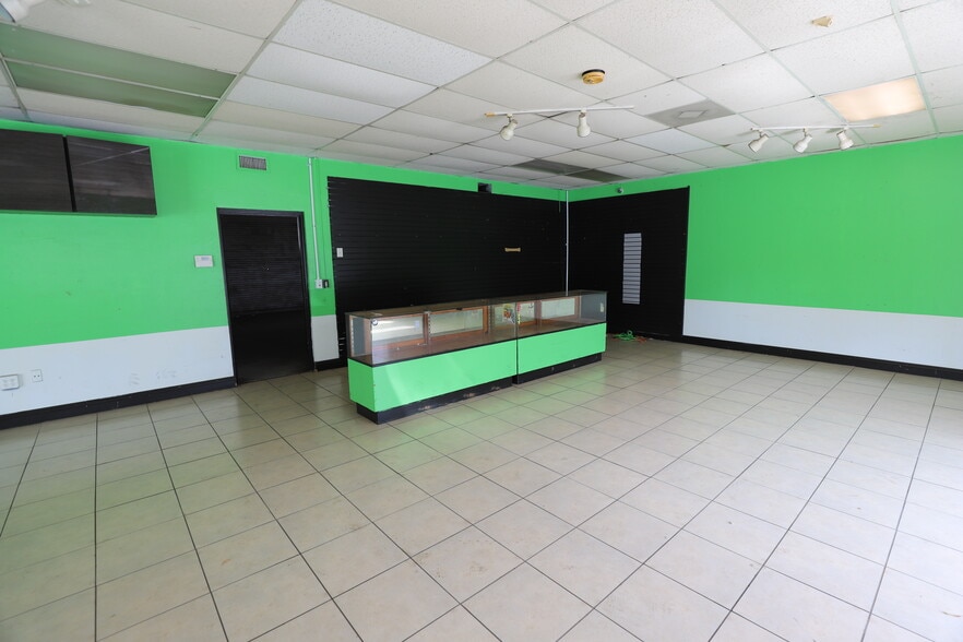 4306 NW 13th St, Gainesville, FL for lease - Interior Photo - Image 2 of 7