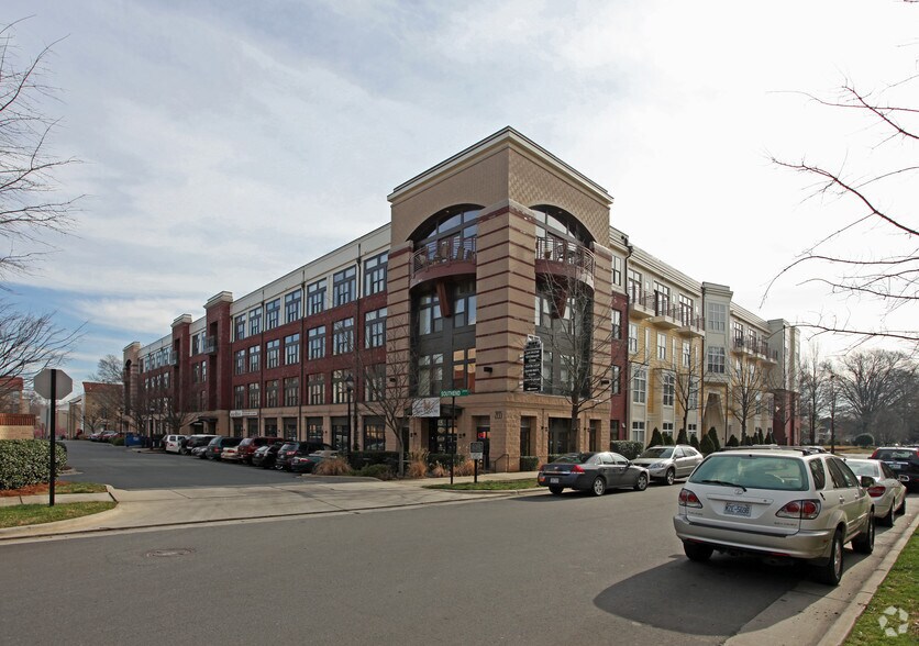 2115-2135 Southend Dr, Charlotte, NC for lease - Image 1 of 4