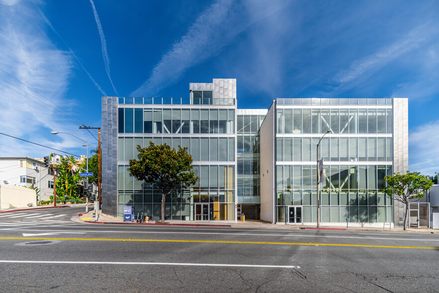 8831-8833 W Sunset Blvd, West Hollywood, CA for lease - Building Photo - Image 1 of 6