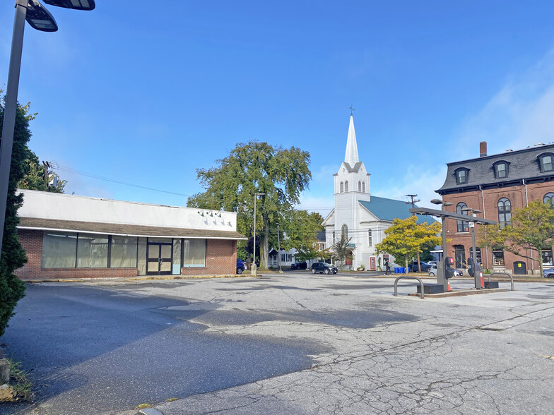 152 Maine St, Brunswick, ME for lease - Building Photo - Image 3 of 8