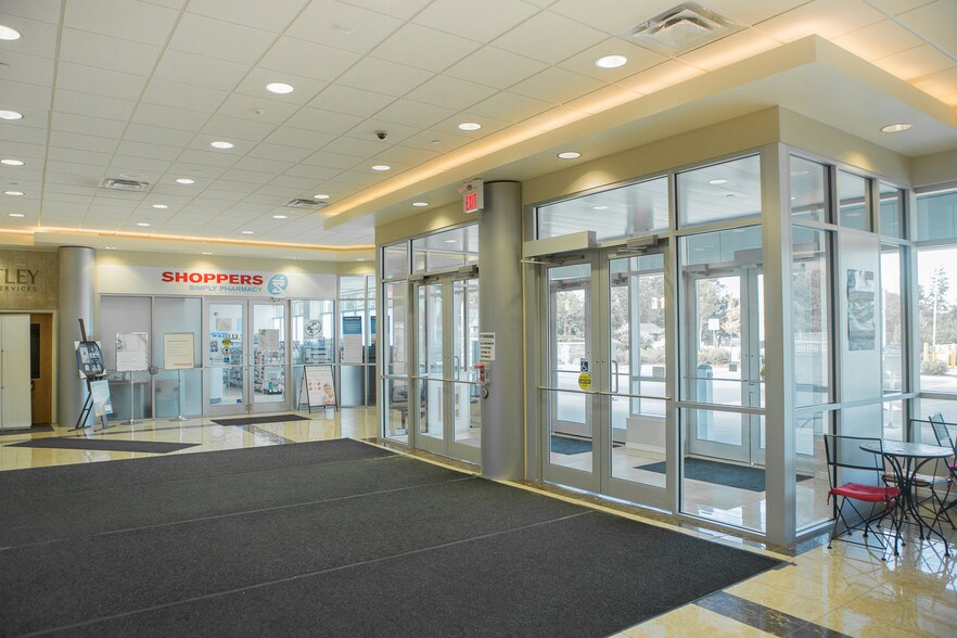 460 Springbank Dr, London, ON for lease - Interior Photo - Image 3 of 4