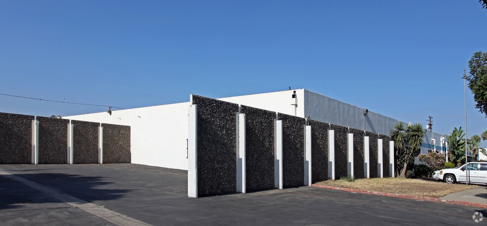 240 E Palais Rd, Anaheim, CA for lease - Building Photo - Image 2 of 2