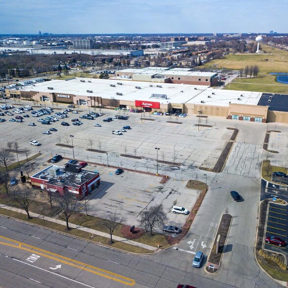 1500 S Elmhurst Rd, Mount Prospect, IL for lease - Building Photo - Image 3 of 8