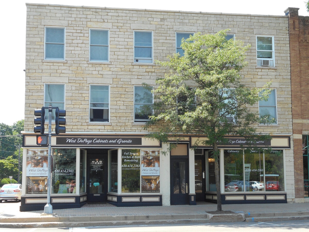 141 S Batavia Ave, Batavia, IL 60510