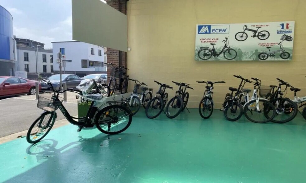 Office in Bagnolet for lease - Building Photo - Image 2 of 14