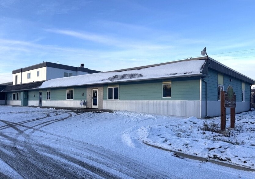 268 E Fireweed Ave, Palmer, AK for lease - Building Photo - Image 1 of 2